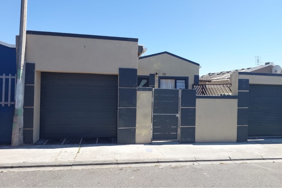 3 Bedroom Property for Sale in Lentegeur Western Cape